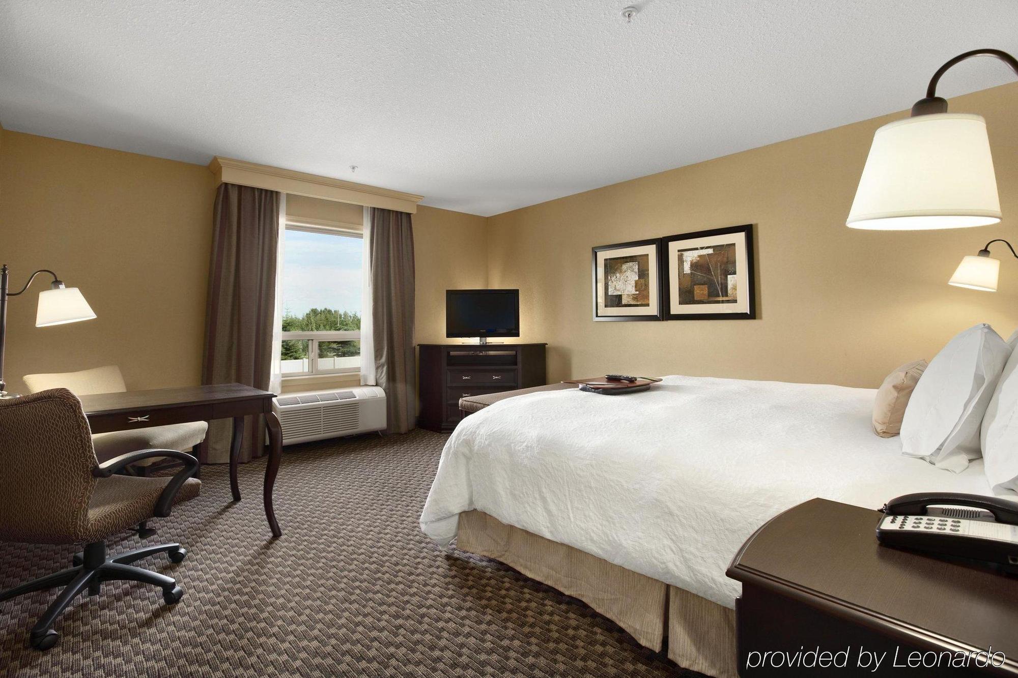 Hampton Inn & Suites Edmonton/West Экстерьер фото